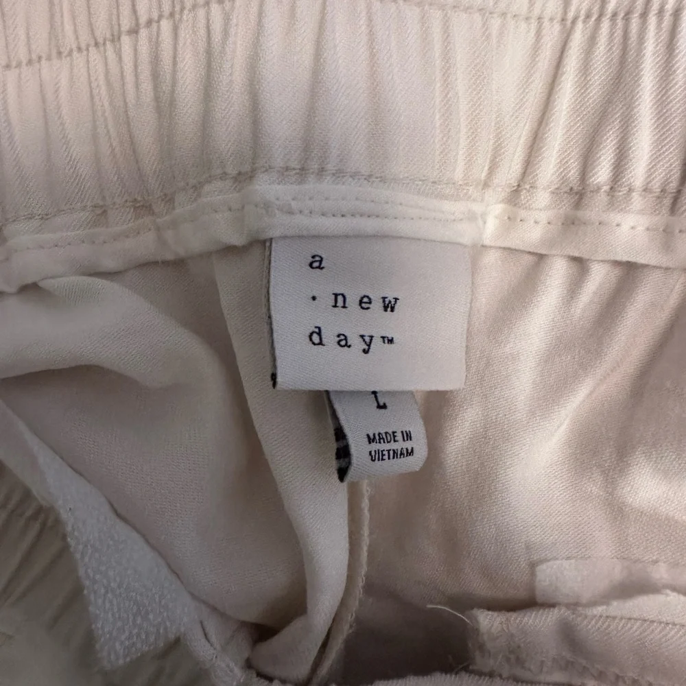 a new day women’s cream cargo pants size large nwot
